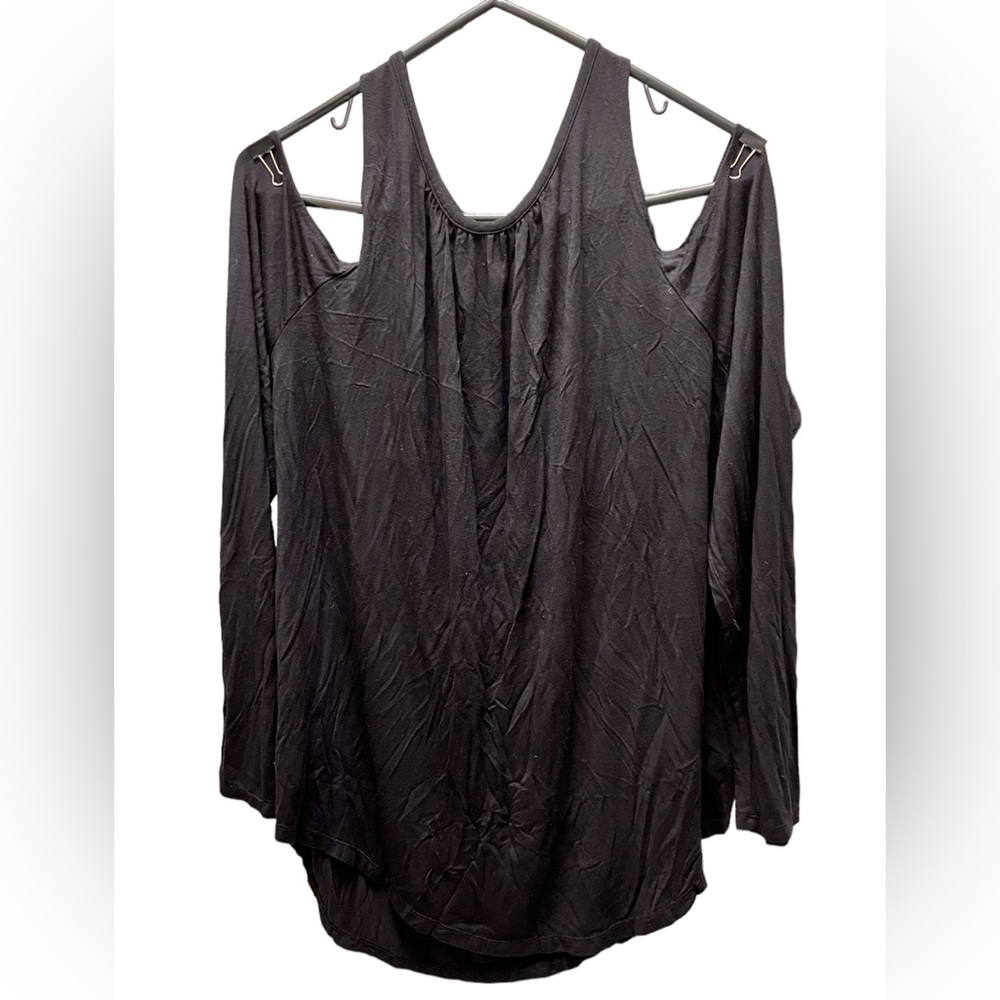 Women’s XL black cold shoulder long sleeve tunic length top